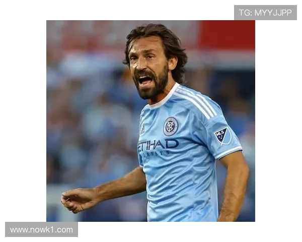 在中场支配下皮尔洛与德布劳内控球路径分化趋势