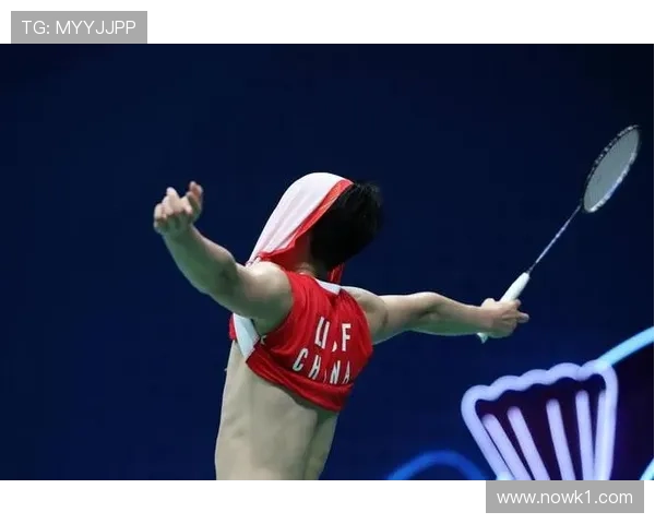 李诗沣打完比赛直接去逛奢侈品店，完全不像隔壁那个拼命运动的样子啊！