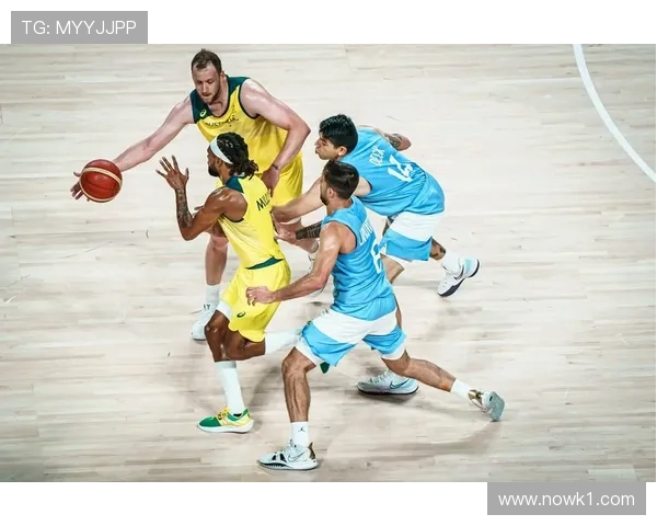 米尔斯通过挡拆无球跑动提升三分效率，拉开球队关键得分空间